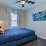 》Executive Apartment Near Armature Works-Room For Six, Full Kitchen《