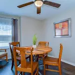 》Executive Apartment Near Armature Works-Room For Six, Full Kitchen《