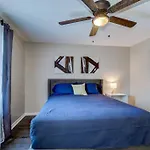 》Executive Apartment Near Armature Works-Room For Six, Full Kitchen《