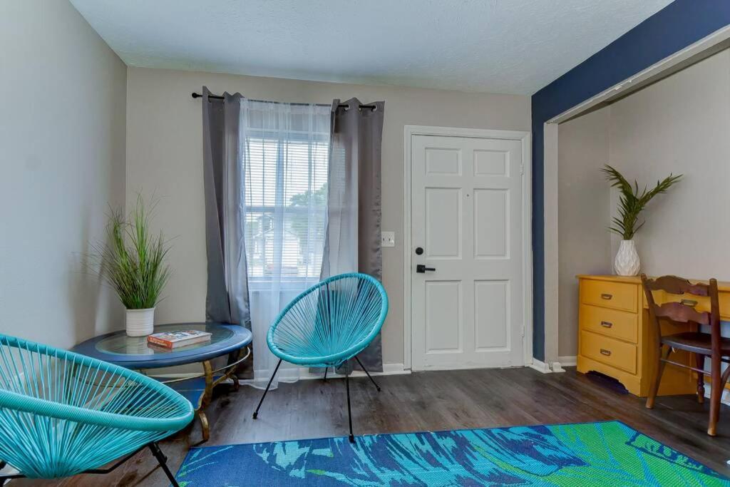 》executive Near Armature Works-room For Six, Full Kitchen《